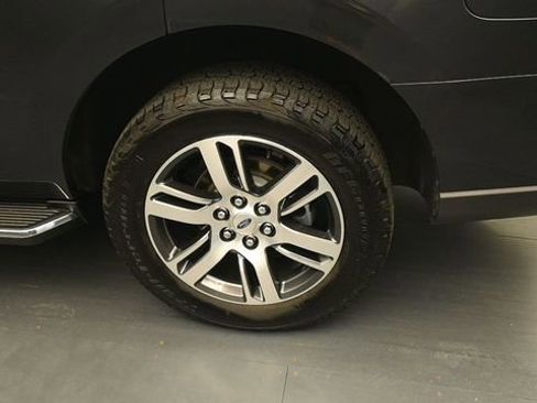 Used 2022 Ford Expedition Limited AWD/4WD image 9