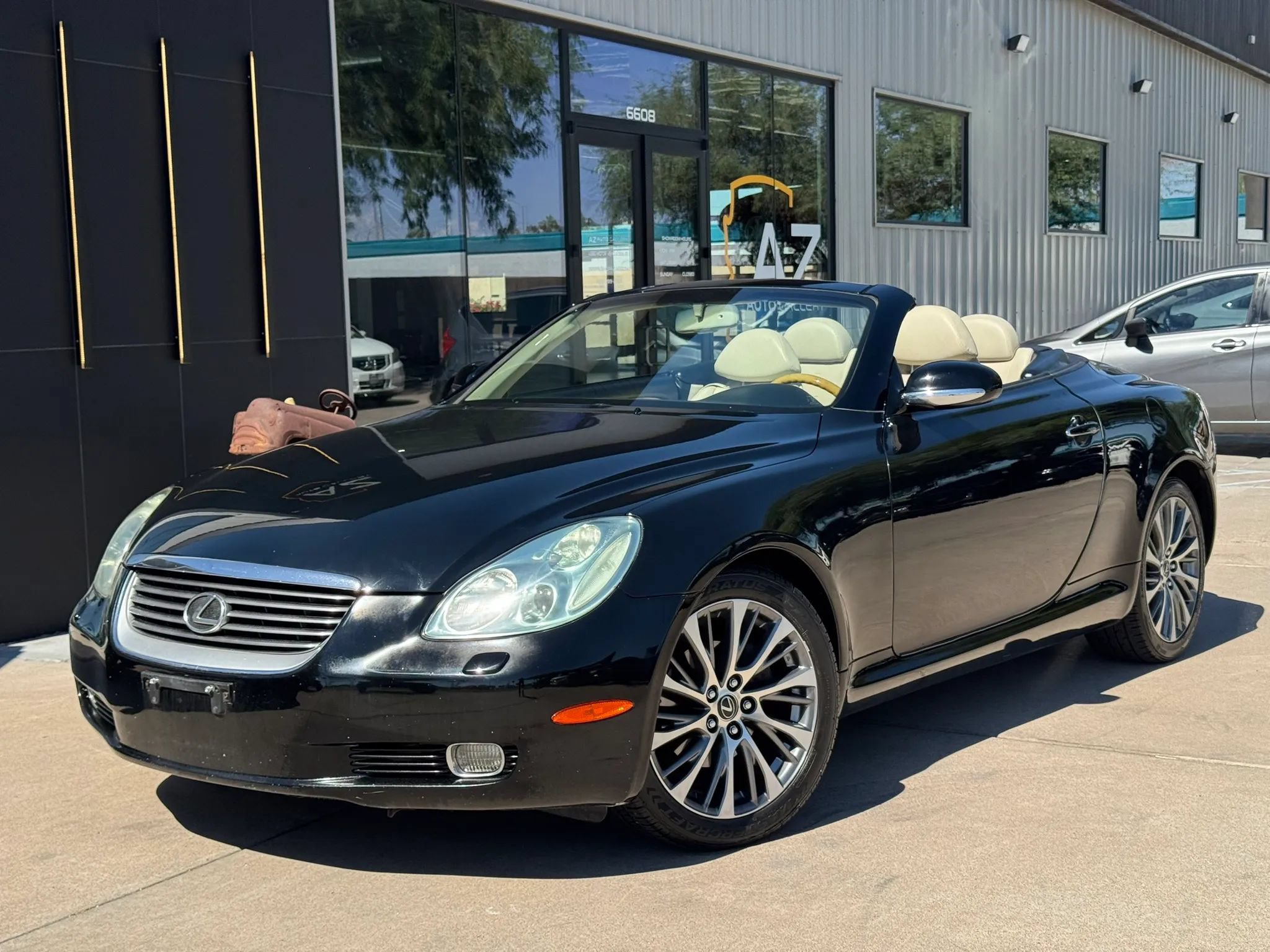 Used 2005 Lexus SC 430 Convertible RWD image 1
