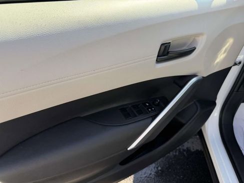 Certified 2024 Toyota Corolla Cross L image 12