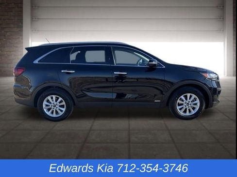 Used 2020 Kia Sorento LX w/ LX I4 Convenience Package image 3