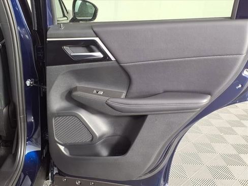 New 2025 Mitsubishi Outlander SE image 10