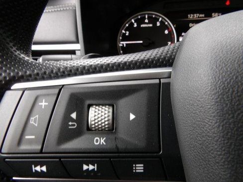 New 2025 Mitsubishi Outlander ES image 28