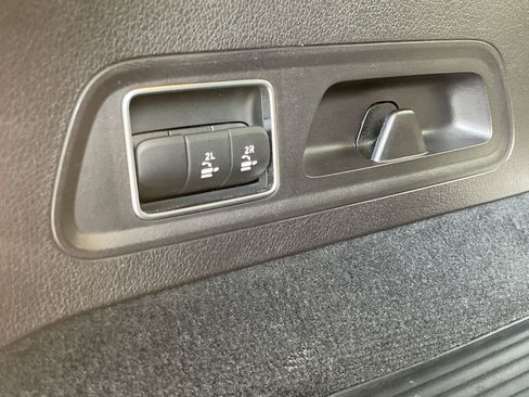 Certified 2023 Mercedes-Benz GLS 450 4MATIC image 11