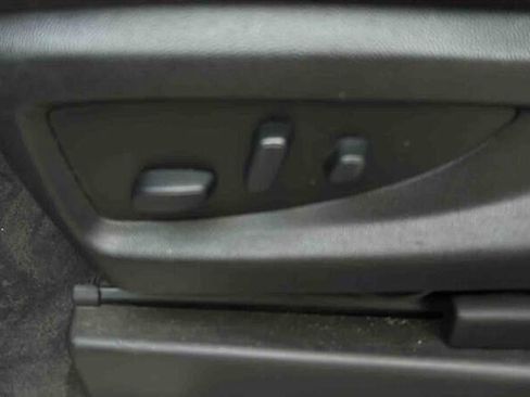 Used 2019 Chevrolet Suburban Premier image 16