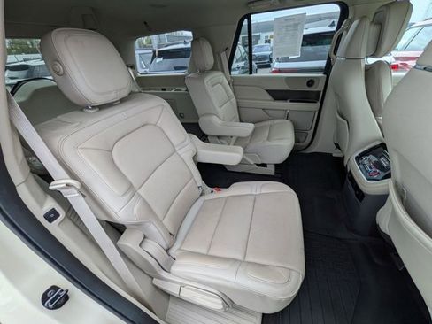 Used 2018 Lincoln Navigator Reserve w/ Technology Package AWD/4WD image 23