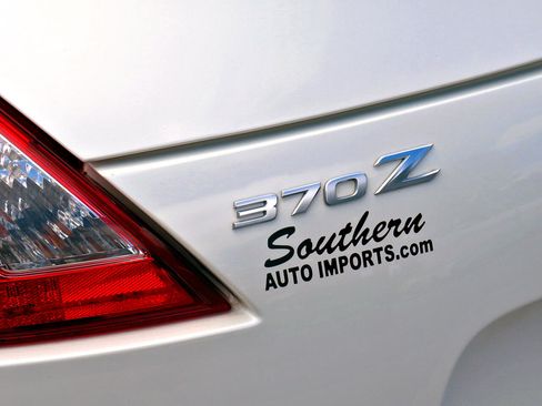 Used 2016 Nissan 370Z Touring image 12