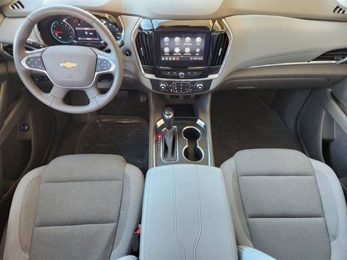 Used 2020 Chevrolet Traverse LT image 27