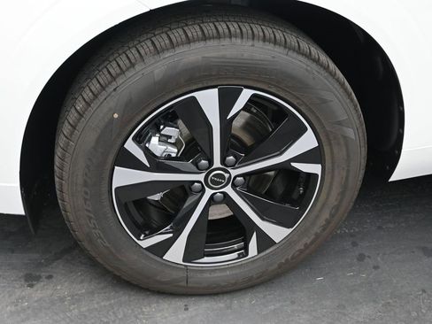 New 2026 Volvo XC60 B5 Core image 9