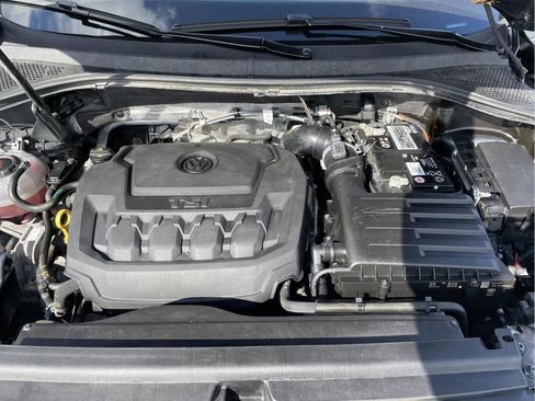 Used 2023 Volkswagen Tiguan SE AWD/4WD image 11