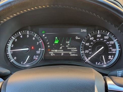 Used 2020 Toyota Highlander XLE image 11