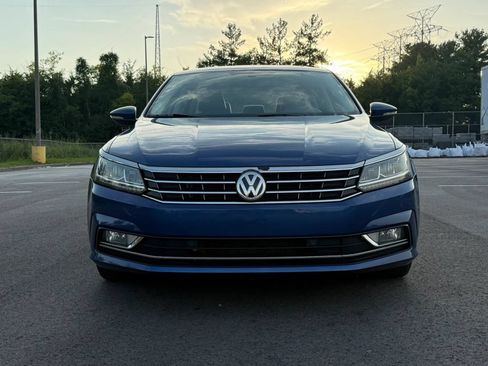 Used 2017 Volkswagen Passat 1.8T SE FWD image 2
