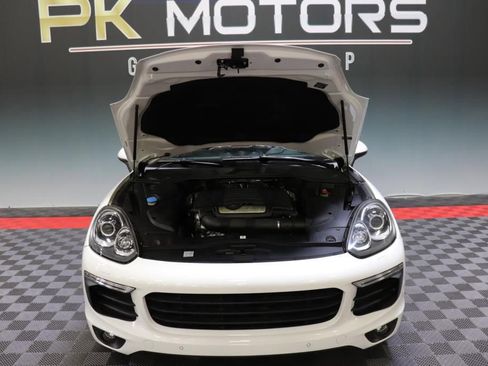 Used 2018 Porsche Cayenne Platinum Edition w/ Premium Package image 82
