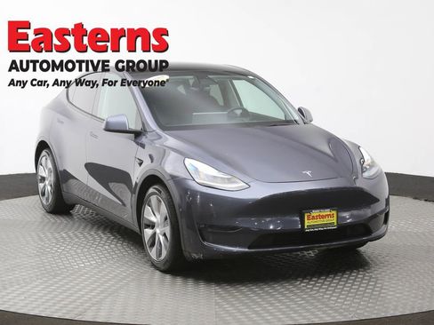 Used 2021 Tesla Model Y Long Range AWD/4WD image 3