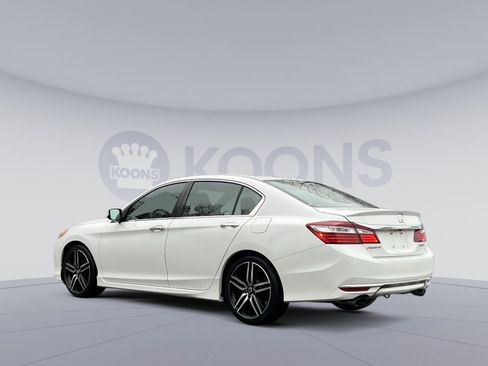 Used 2017 Honda Accord Sport image 4