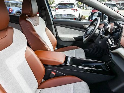 Used 2023 Volkswagen ID.4 Pro image 18