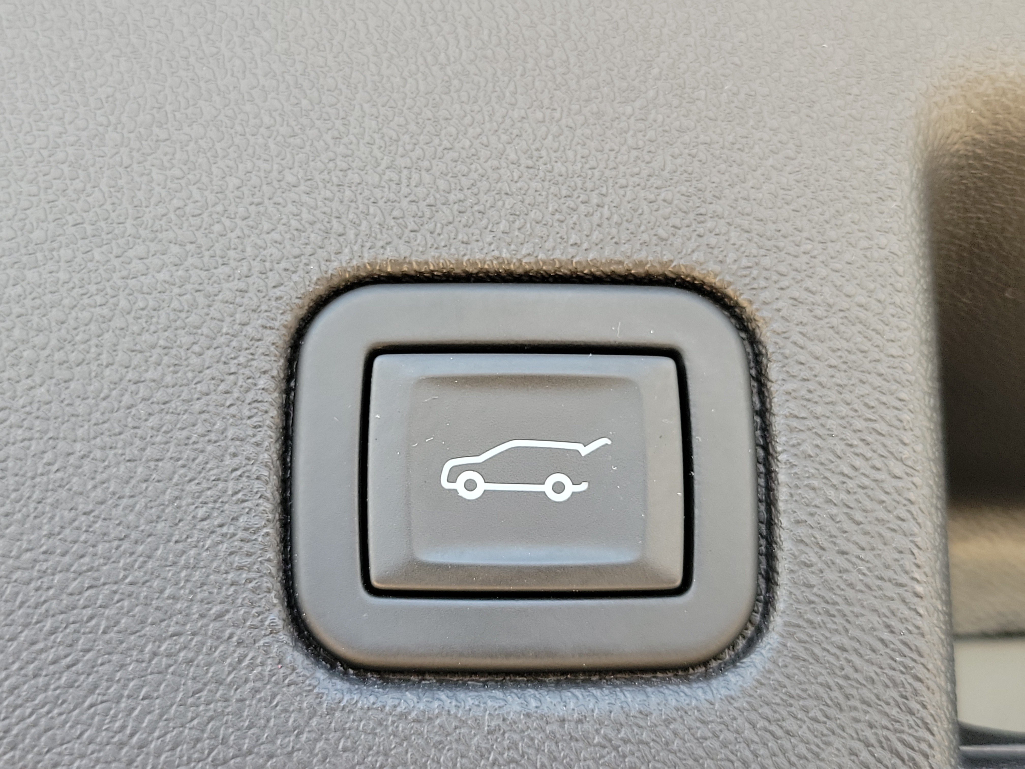 Used 2024 Chevrolet Equinox RS w/ RS Leather Package FWD image 8