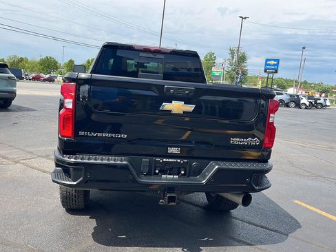 Used 2022 Chevrolet Silverado 3500 High Country w/ Safety Package II AWD/4WD image 4