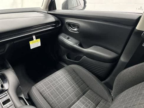 Certified 2027 Honda HR-V LX image 13