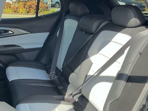 Used 2025 Chevrolet Equinox EV LT image 27