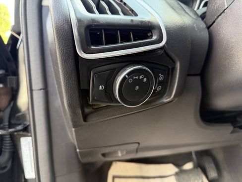 Used 2012 Ford Focus Titanium FWD image 22