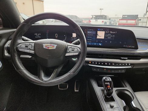 Used 2024 Cadillac XT4 Sport AWD/4WD image 11