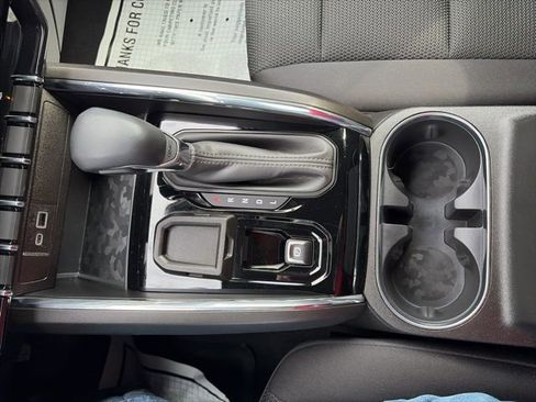 Used 2024 GMC Canyon Elevation w/ Convenience Package image 24