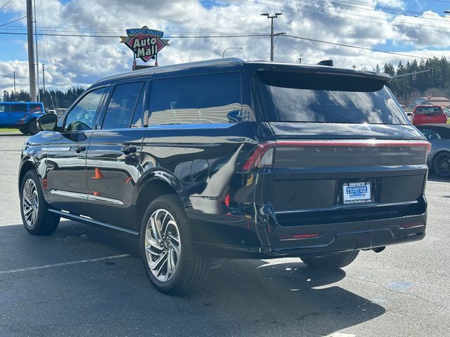 Used 2025 Lincoln Navigator L Reserve AWD/4WD image 4