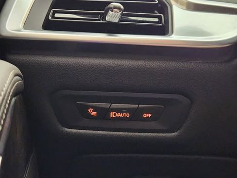 Used 2025 BMW X5 sDrive40i w/ M Sport Package image 22