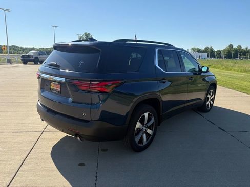 Used 2023 Chevrolet Traverse LT w/ LT Premium Package AWD/4WD image 6
