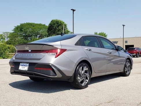 New 2025 Hyundai Elantra SEL image 5