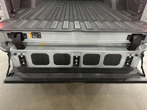 Used 2024 GMC Sierra 2500 AT4 w/ AT4 Premium Plus Package AWD/4WD image 40