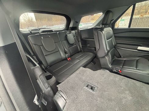 Used 2021 Ford Explorer XLT w/ Equipment Group 202A image 13