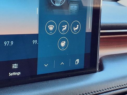 Used 2023 Lincoln Nautilus Reserve image 14