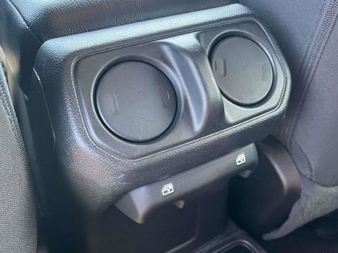 Used 2022 Jeep Wrangler Unlimited Sport AWD/4WD image 19