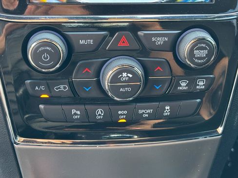 Used 2021 Jeep Grand Cherokee Altitude AWD/4WD image 30