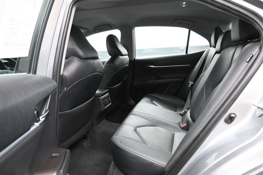 Used 2021 Toyota Camry XLE FWD image 26
