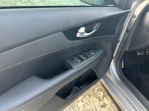 Used 2022 Kia Forte GT-Line w/ GT-Line Premium Package image 7