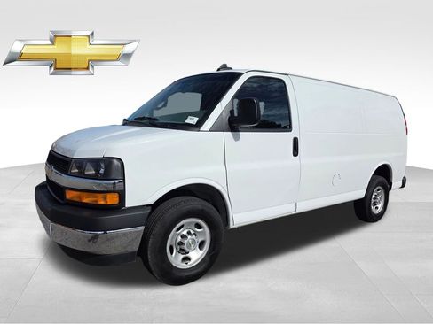Used 2024 Chevrolet Express 2500 Work Van w/ Driver Convenience Package image 2