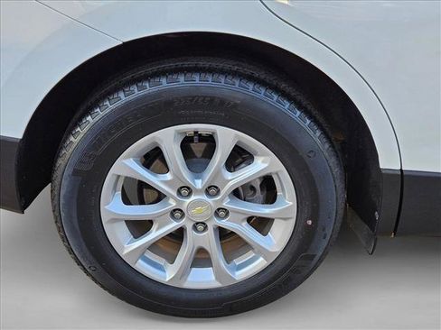 Used 2021 Chevrolet Equinox LS image 22