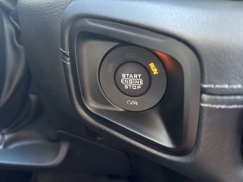 Used 2024 Jeep Wrangler Unlimited Rubicon w/ Technology Group image 10