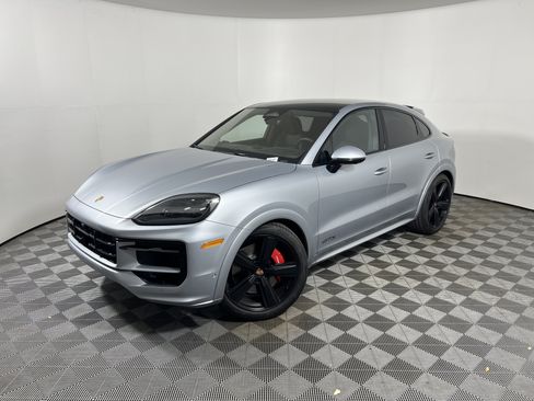 Certified 2026 Porsche Cayenne GTS AWD/4WD image 1