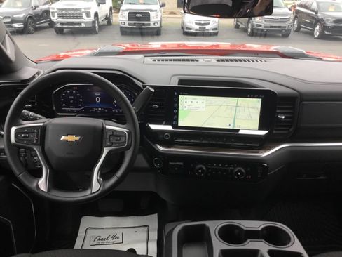 Used 2025 Chevrolet Silverado 2500 LT w/ Convenience Package AWD/4WD image 10