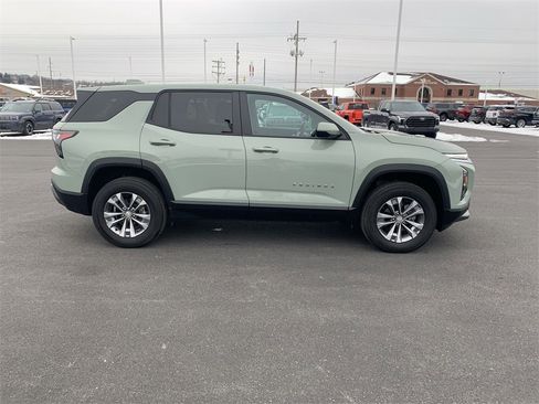 Used 2025 Chevrolet Equinox LT image 9