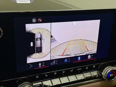 Used 2024 GMC Canyon Denali image 16