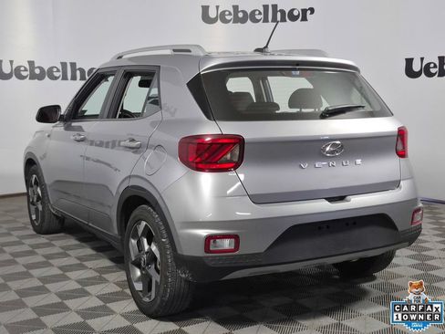 Used 2025 Hyundai Venue SEL FWD image 5