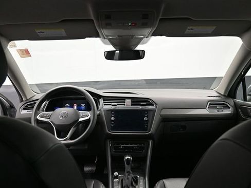Used 2022 Volkswagen Tiguan SE image 28