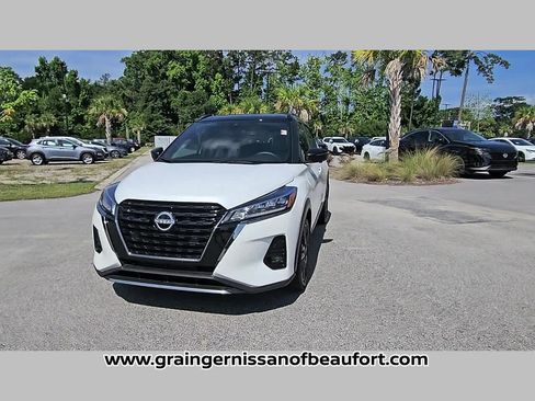 Used 2024 Nissan Kicks SR w/ SR Premium Package FWD image 34