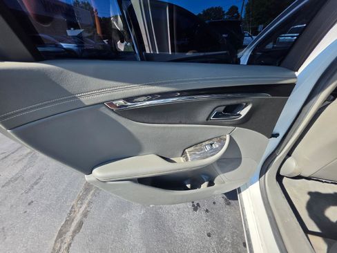 Used 2015 Chevrolet Impala LTZ FWD image 14