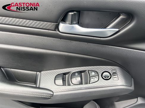 Used 2024 Nissan Altima 2.5 SV image 37