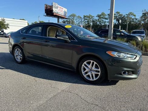 Used 2015 Ford Fusion SE w/ Equipment Group 202A image 12